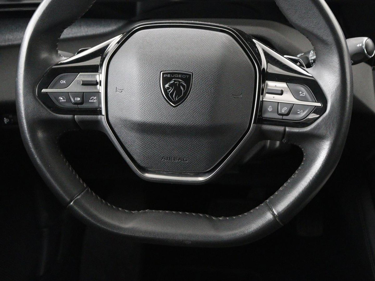 Peugeot 308 1.6 HYbrid 180 Allure Pack Business | SOH 93,8% | Trekhaak | Adaptive cruise | Half leder | Camera | Carplay | Navigatie | Keyless | Full LED | Parkeerhulp | Climate control | PHEV | Plug In