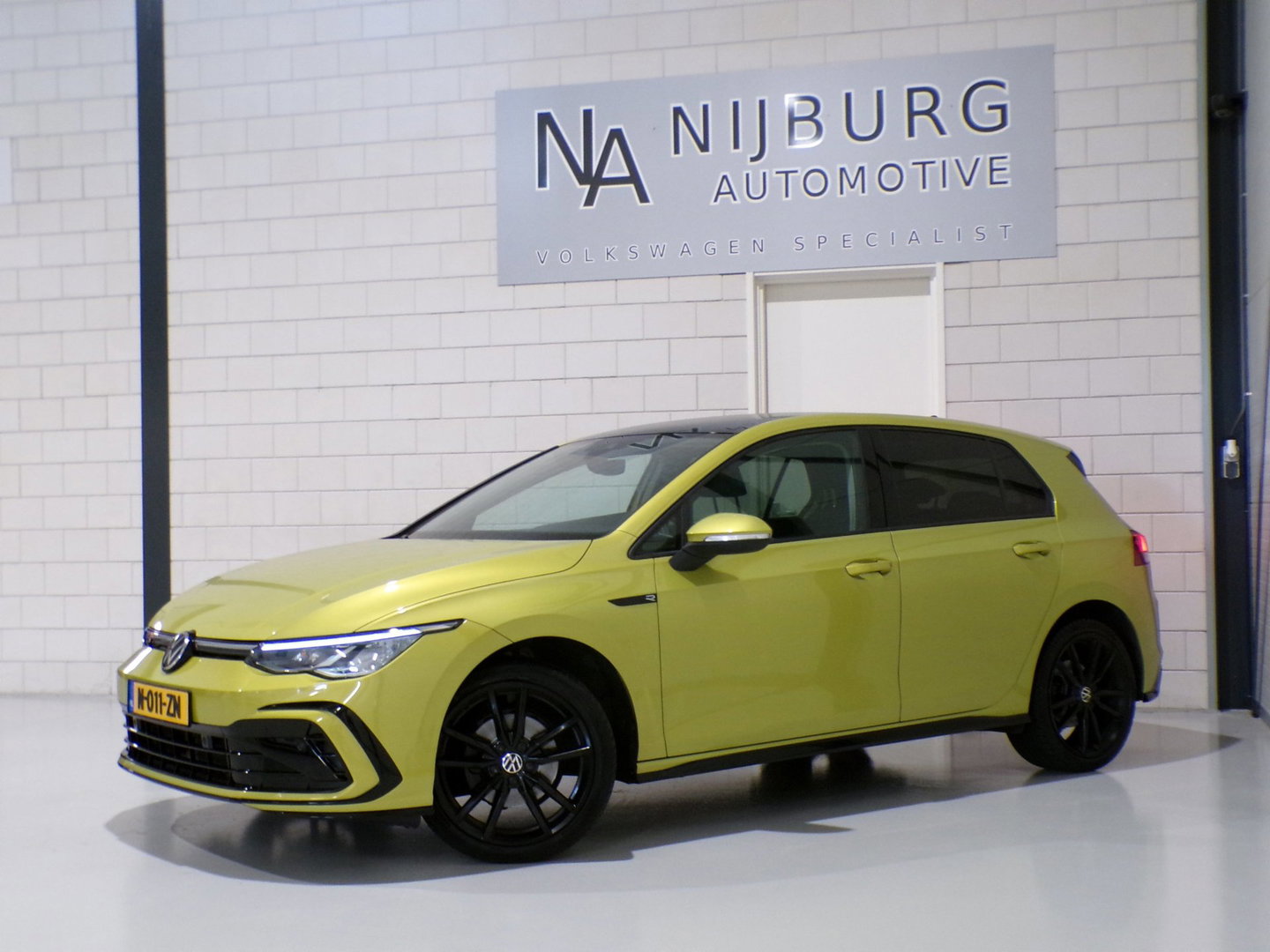 Volkswagen Golf 1.5 TSI 150PK Highline Business R "Automaat" R-Line Carplay Adaptive-cruise Blind-spot Keyless Pakeersensoren