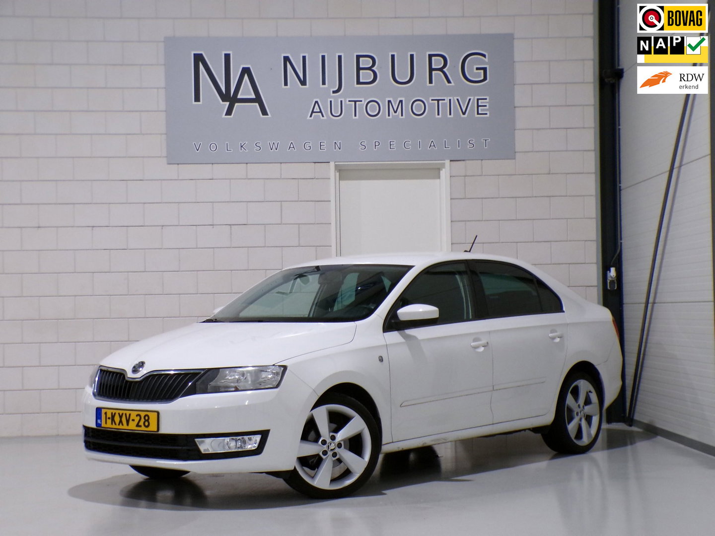 Škoda Rapid 1.2 TSI Elegance Businessline "Origineel NL!" Trekhaak Apple-carplay Android-auto Parkeersensoren RS-Stoelen Garantie