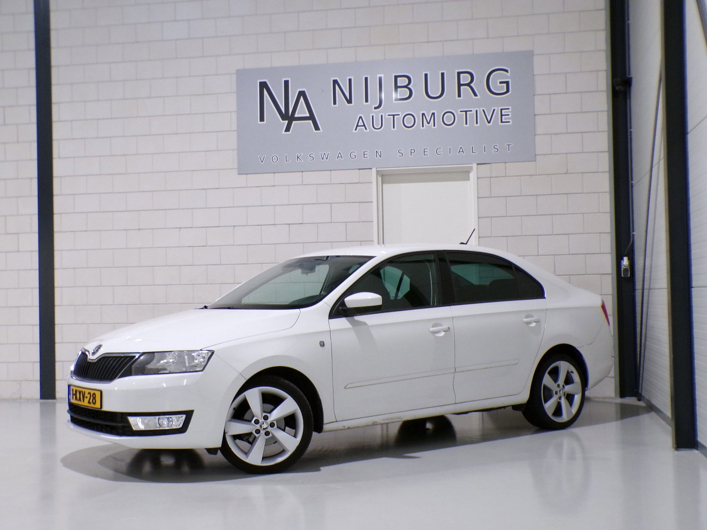 Škoda Rapid 1.2 TSI Elegance Businessline "Origineel NL!" Trekhaak Apple-carplay Android-auto Parkeersensoren RS-Stoelen Garantie