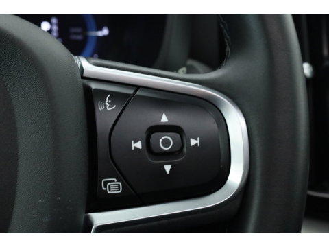 Volvo XC60 2.0 T6 Plug-in hybrid AWD Plus Bright | SOH 99.5 % | Long Range | Leer | ACC | Stoel + stuurverw. | 20 inch | camera |