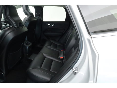 Volvo XC60 2.0 T6 Plug-in hybrid AWD Plus Bright | SOH 99.5 % | Long Range | Leer | ACC | Stoel + stuurverw. | 20 inch | camera |