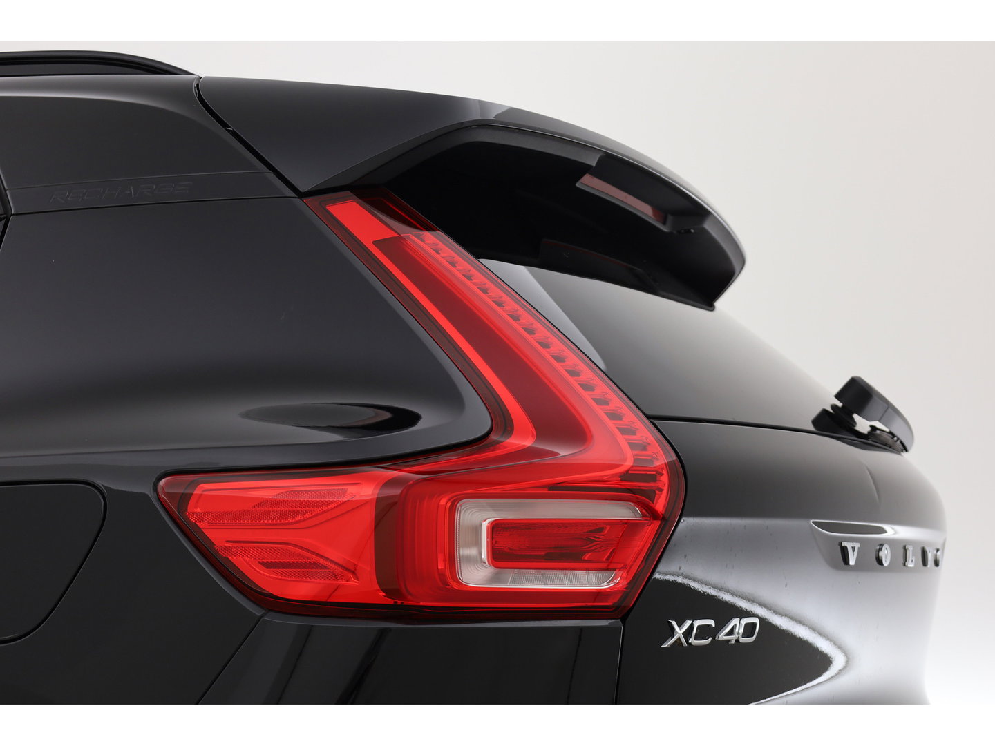 Volvo XC40 Recharge Core 70 kWh | SOH 94% | Warmte pomp | Camera | Stoel + Stuurverw. | Google |