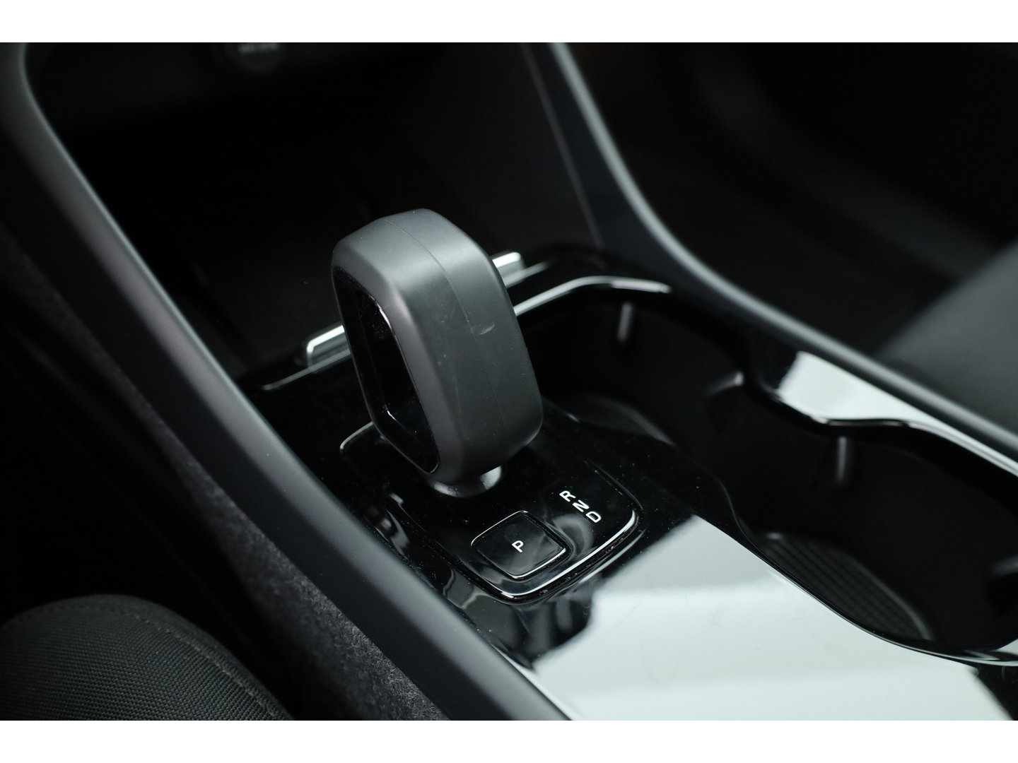 Volvo XC40 Recharge Core 70 kWh | SOH 94% | Warmte pomp | Camera | Stoel + Stuurverw. | Google |
