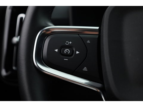 Volvo XC40 Recharge Core 70 kWh | SOH 94% | Warmte pomp | Camera | Stoel + Stuurverw. | Google |