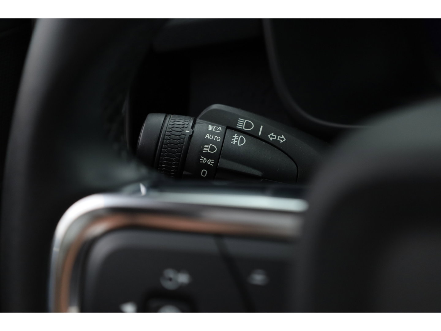 Volvo XC40 Recharge Core 70 kWh | SOH 94% | Warmte pomp | Camera | Stoel + Stuurverw. | Google |