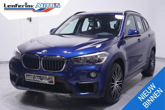 BMW X1 - sDrive18i Advantage Navi Sportstoelen Clima Stoelverwarming PDC v+a 19 Inch velgen