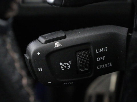 Peugeot 3008 1.6 HYbrid 225 GT Pack Business | SOH 92,5% | Stoelverwarming | Focal Sound | Adaptive cruise | 360 Camera | Alcantara | Carplay | Massage | Memory | Navigatie | Park Assist | PHEV | Plug In