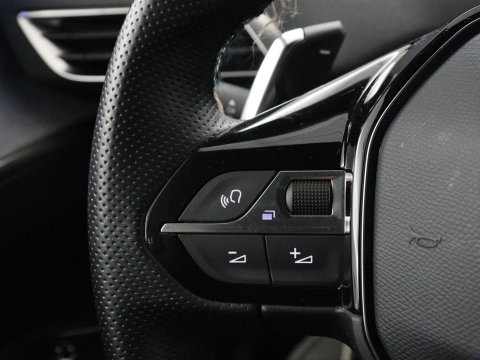 Peugeot 3008 1.6 HYbrid 225 GT Pack Business | SOH 92,5% | Stoelverwarming | Focal Sound | Adaptive cruise | 360 Camera | Alcantara | Carplay | Massage | Memory | Navigatie | Park Assist | PHEV | Plug In