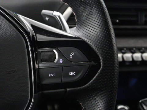 Peugeot 3008 1.6 HYbrid 225 GT Pack Business | SOH 92,5% | Stoelverwarming | Focal Sound | Adaptive cruise | 360 Camera | Alcantara | Carplay | Massage | Memory | Navigatie | Park Assist | PHEV | Plug In