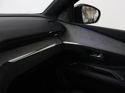 Peugeot 3008 1.6 HYbrid 225 GT Pack Business | SOH 92,5% | Stoelverwarming | Focal Sound | Adaptive cruise | 360 Camera | Alcantara | Carplay | Massage | Memory | Navigatie | Park Assist | PHEV | Plug In