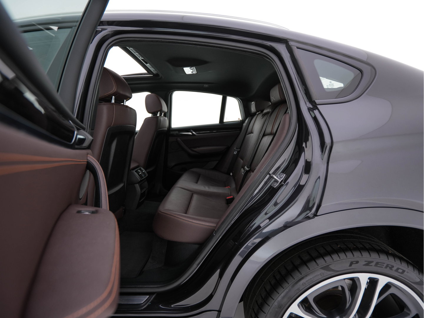 BMW X4 xDrive35i M-Sportpack High Executive Aut. *PANO | LEATHER | XENON | MEMORY-PACK | HARMAN/KARDON | KEYLESS | CAMERA | HEATED-SPORTSEATS | NAVI-FULLMAP | SHIFTPADDLES | PRIVACY-GLASS | HEAD-UP |  TOWBAR | 20''ALU*