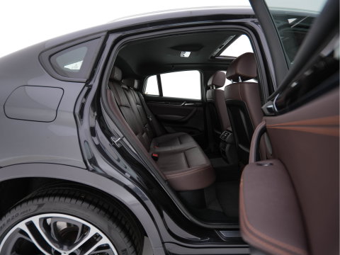 BMW X4 xDrive35i M-Sportpack High Executive Aut. *PANO | LEATHER | XENON | MEMORY-PACK | HARMAN/KARDON | KEYLESS | CAMERA | HEATED-SPORTSEATS | NAVI-FULLMAP | SHIFTPADDLES | PRIVACY-GLASS | HEAD-UP |  TOWBAR | 20''ALU*