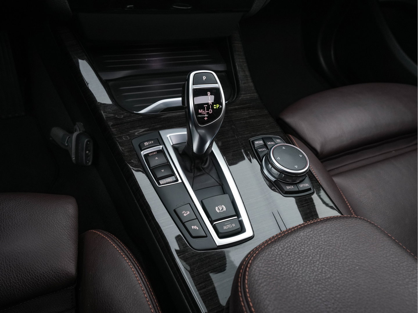 BMW X4 xDrive35i M-Sportpack High Executive Aut. *PANO | LEATHER | XENON | MEMORY-PACK | HARMAN/KARDON | KEYLESS | CAMERA | HEATED-SPORTSEATS | NAVI-FULLMAP | SHIFTPADDLES | PRIVACY-GLASS | HEAD-UP |  TOWBAR | 20''ALU*