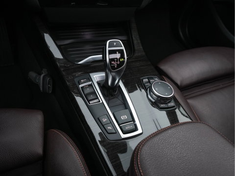 BMW X4 xDrive35i M-Sportpack High Executive Aut. *PANO | LEATHER | XENON | MEMORY-PACK | HARMAN/KARDON | KEYLESS | CAMERA | HEATED-SPORTSEATS | NAVI-FULLMAP | SHIFTPADDLES | PRIVACY-GLASS | HEAD-UP |  TOWBAR | 20''ALU*