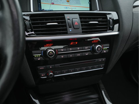 BMW X4 xDrive35i M-Sportpack High Executive Aut. *PANO | LEATHER | XENON | MEMORY-PACK | HARMAN/KARDON | KEYLESS | CAMERA | HEATED-SPORTSEATS | NAVI-FULLMAP | SHIFTPADDLES | PRIVACY-GLASS | HEAD-UP |  TOWBAR | 20''ALU*