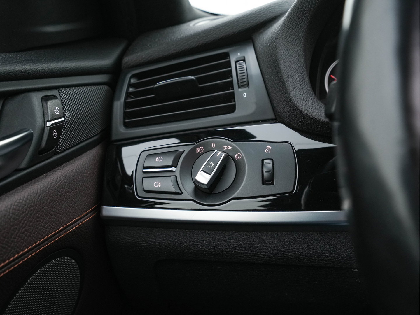 BMW X4 xDrive35i M-Sportpack High Executive Aut. *PANO | LEATHER | XENON | MEMORY-PACK | HARMAN/KARDON | KEYLESS | CAMERA | HEATED-SPORTSEATS | NAVI-FULLMAP | SHIFTPADDLES | PRIVACY-GLASS | HEAD-UP |  TOWBAR | 20''ALU*