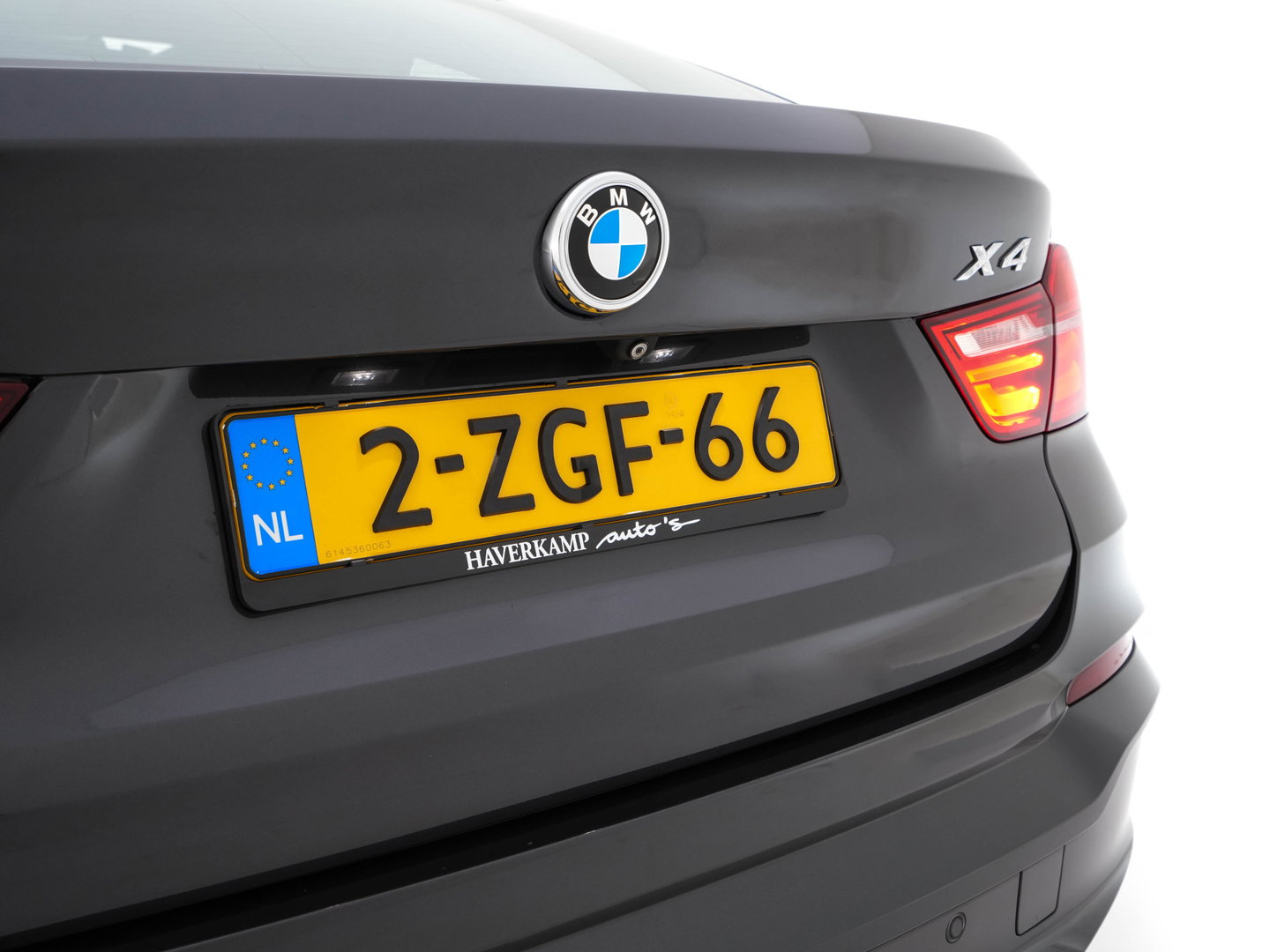 BMW X4 xDrive35i M-Sportpack High Executive Aut. *PANO | LEATHER | XENON | MEMORY-PACK | HARMAN/KARDON | KEYLESS | CAMERA | HEATED-SPORTSEATS | NAVI-FULLMAP | SHIFTPADDLES | PRIVACY-GLASS | HEAD-UP |  TOWBAR | 20''ALU*