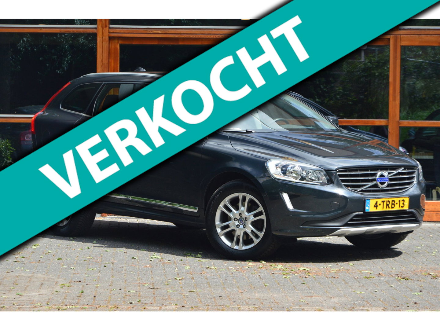 Volvo XC60 T5 FWD Summum | Leer | Dealer onderhouden | Stoelverwarming | Automaat | Cruise Control | All-Seasons |