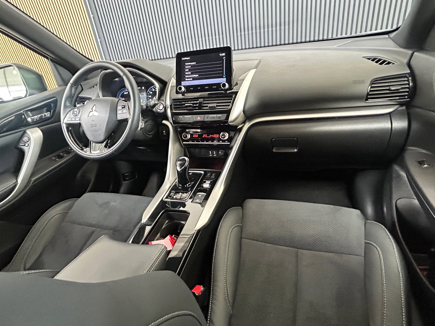 Mitsubishi Eclipse Cross 2.4 PHEV Intense+ AUTOMAAT|CRUISE|NAVI|APPLECARPLAY|CAMERA