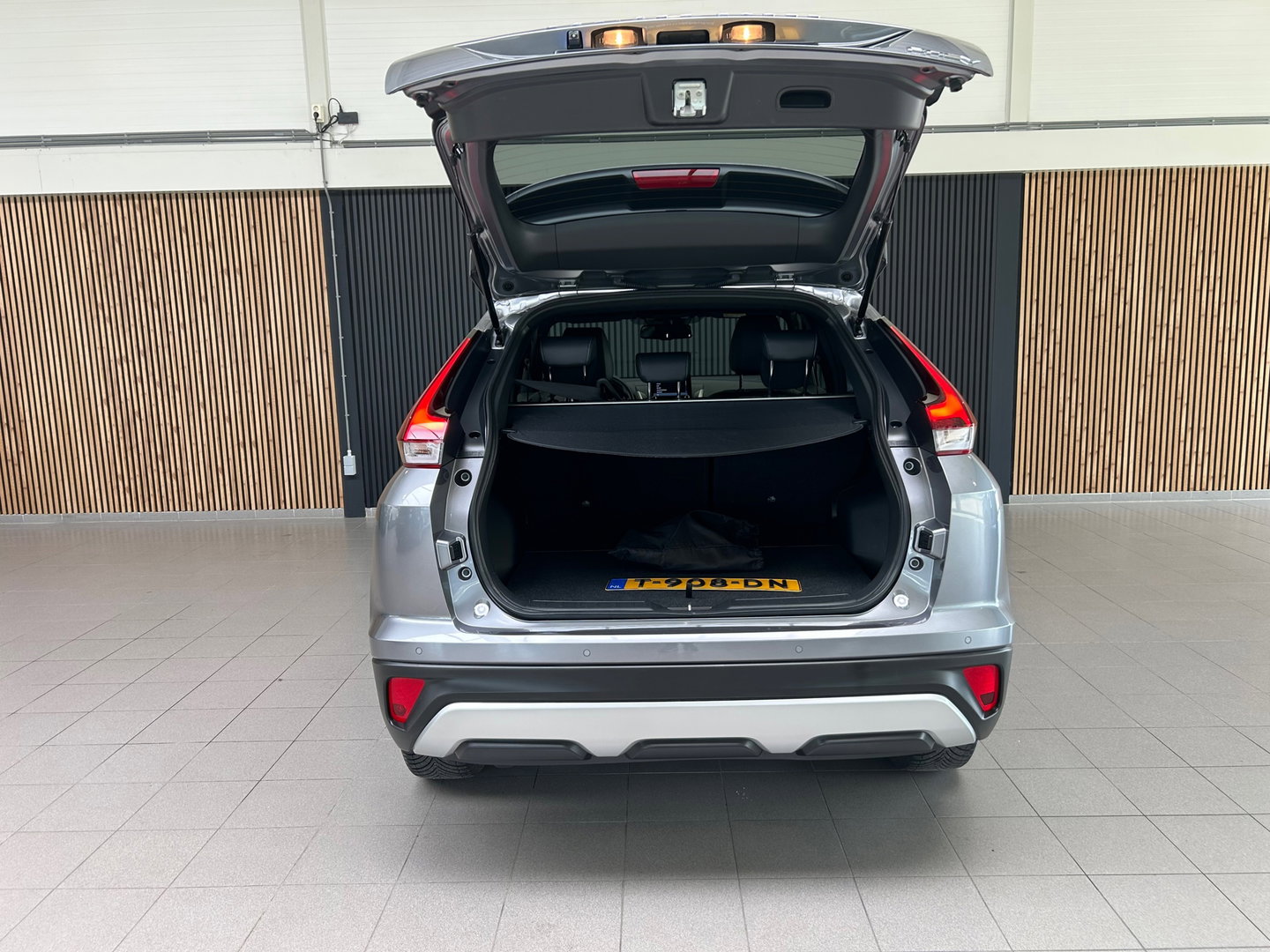 Mitsubishi Eclipse Cross 2.4 PHEV Intense+ AUTOMAAT|CRUISE|NAVI|APPLECARPLAY|CAMERA