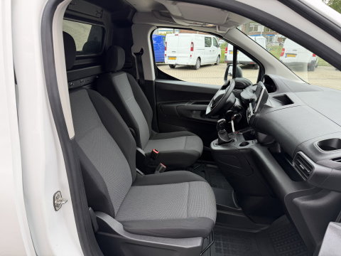 Peugeot Partner 1.5 BlueHDI Premium / euro 6 / bpm vrij / vaste prijs rijklaar € 10.950 ex btw / lease vanaf € 185 / airco / cruise / apple carplay / android auto