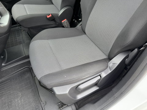 Peugeot Partner 1.5 BlueHDI Premium / euro 6 / bpm vrij / vaste prijs rijklaar € 10.950 ex btw / lease vanaf € 185 / airco / cruise / apple carplay / android auto