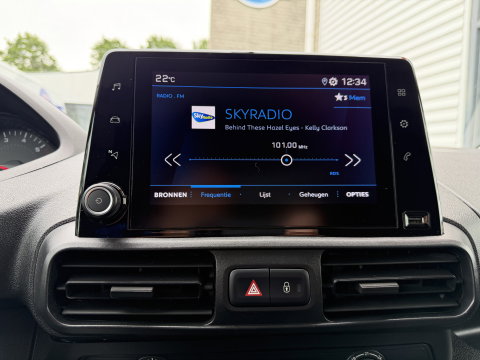 Peugeot Partner 1.5 BlueHDI Premium / euro 6 / bpm vrij / vaste prijs rijklaar € 10.950 ex btw / lease vanaf € 185 / airco / cruise / apple carplay / android auto