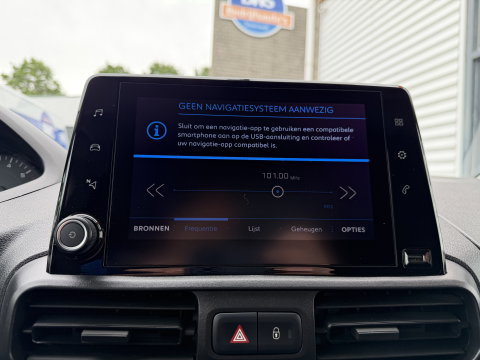 Peugeot Partner 1.5 BlueHDI Premium / euro 6 / bpm vrij / vaste prijs rijklaar € 10.950 ex btw / lease vanaf € 185 / airco / cruise / apple carplay / android auto