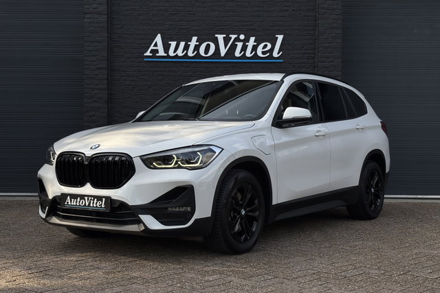 BMW X1 - xDrive25e | Elektrische Klep | PDC V + A | LED | Apple Carplay | DAB | 20x op voorraad !