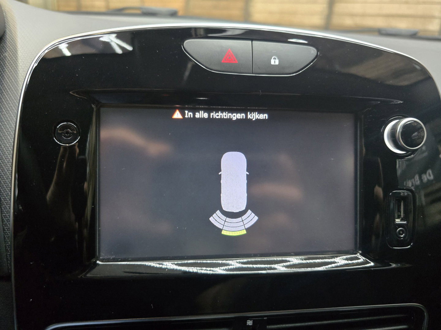 Renault Clio 0.9 TCe Limited Navigatie Airconditioning Cruise PDC 16"LM