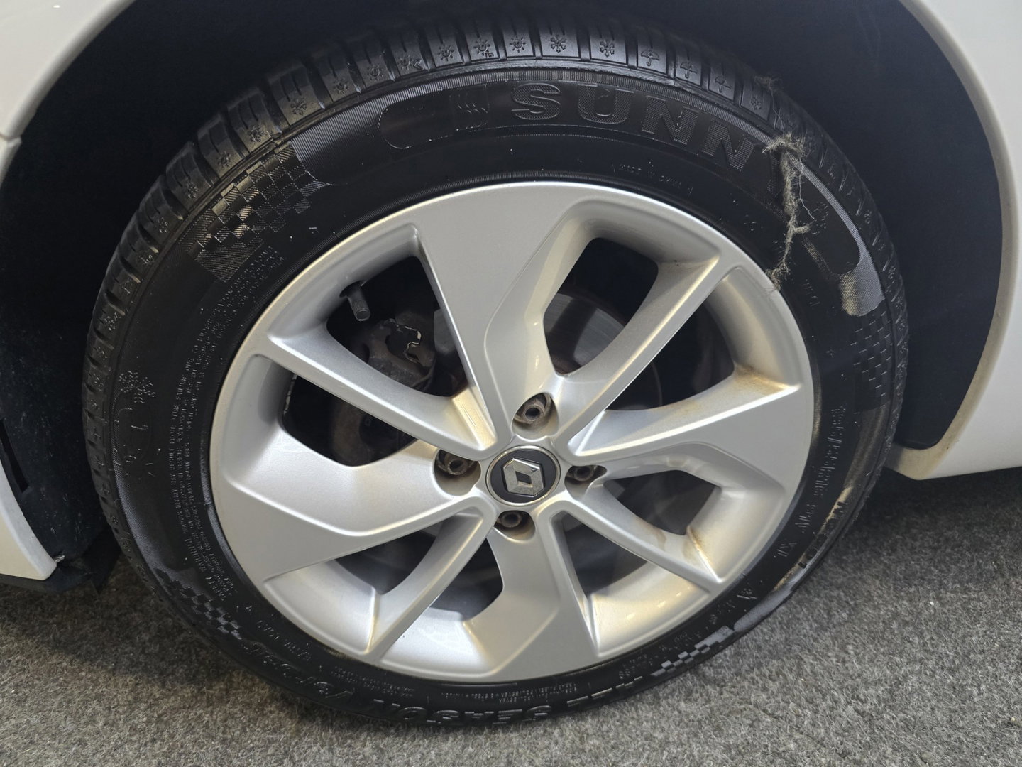 Renault Clio 0.9 TCe Limited Navigatie Airconditioning Cruise PDC 16"LM