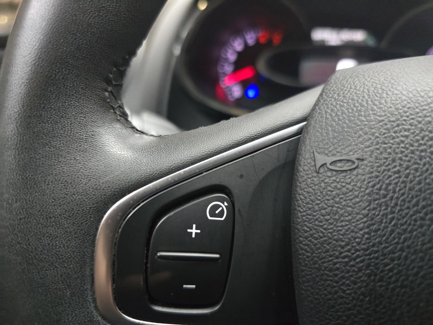 Renault Clio 0.9 TCe Limited Navigatie Airconditioning Cruise PDC 16"LM