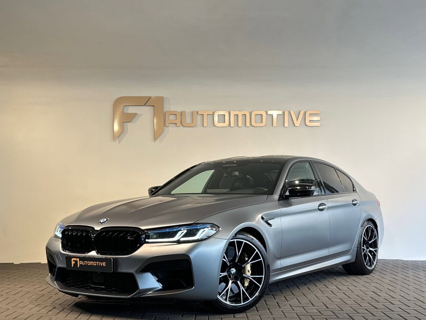 BMW 5 Serie M5 Competition Keramisch|Carbon|HuD|B&W|Frozen