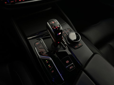 BMW 5 Serie M5 Competition Keramisch|Carbon|HuD|B&W|Frozen