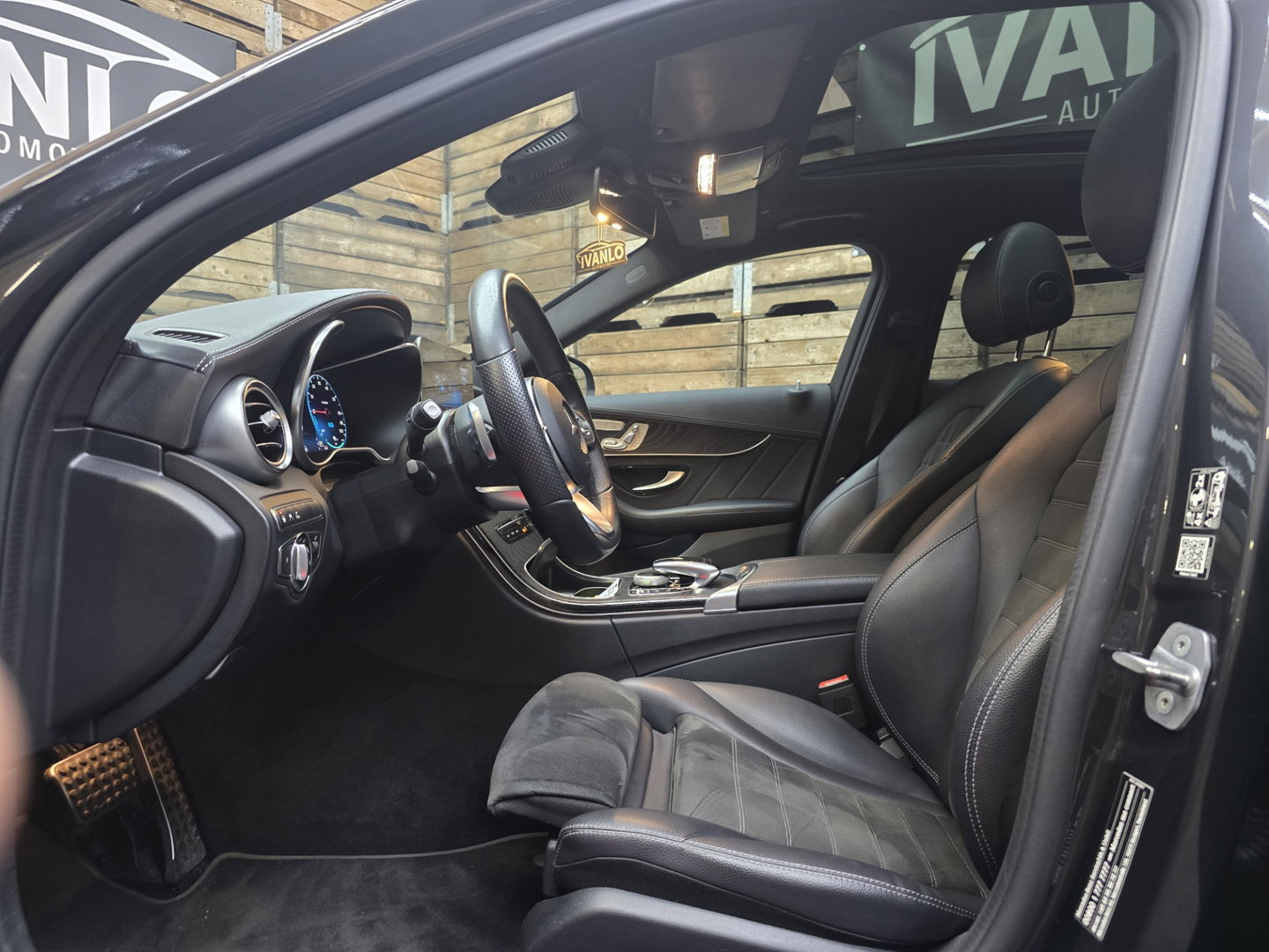 Mercedes-Benz C-Klasse Estate 300 e Advantage Pack AMG Pano Luchtvering BNS Plus LED 19"LM