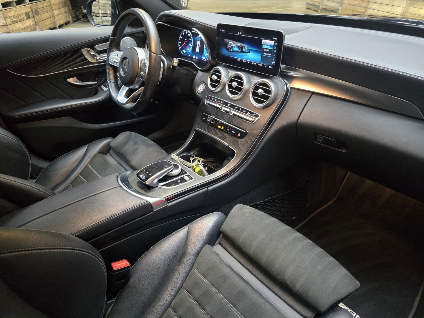 Mercedes-Benz C-Klasse Estate 300 e Advantage Pack AMG Pano Luchtvering BNS Plus LED 19"LM