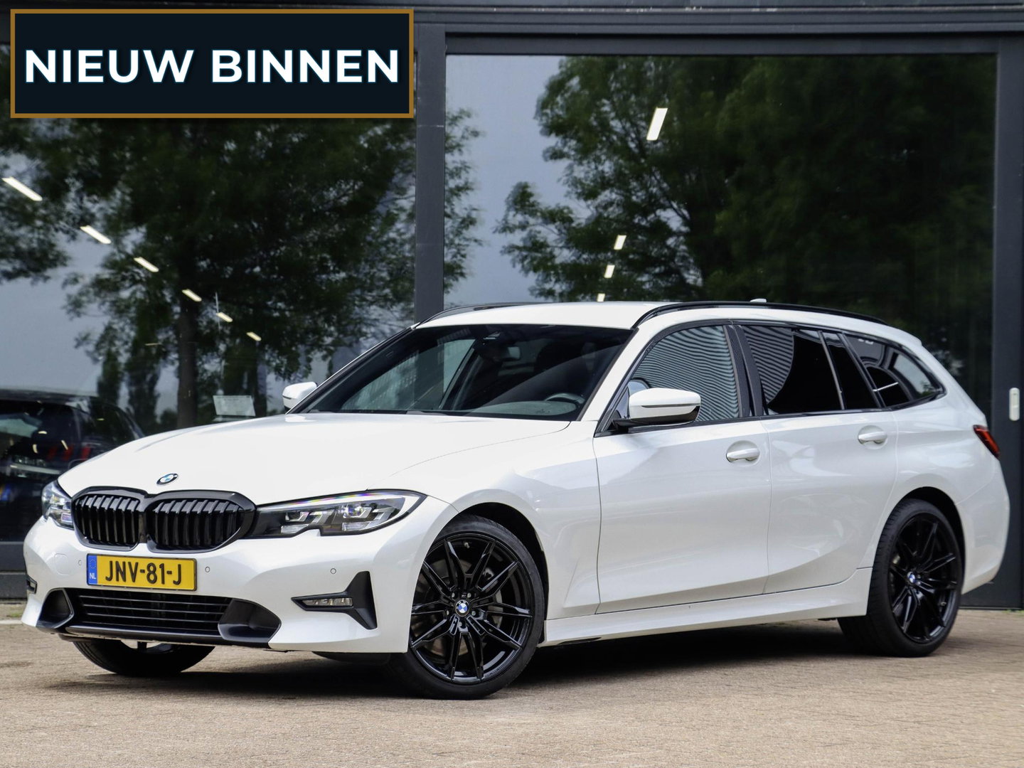 BMW 3 Serie Touring 330i M Sport High Executive Trekhaak elek.