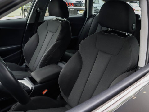 Audi A4 Avant 35 TFSI Sport Edition 150pk | Clima | Trekhaak | Elek Achterklep