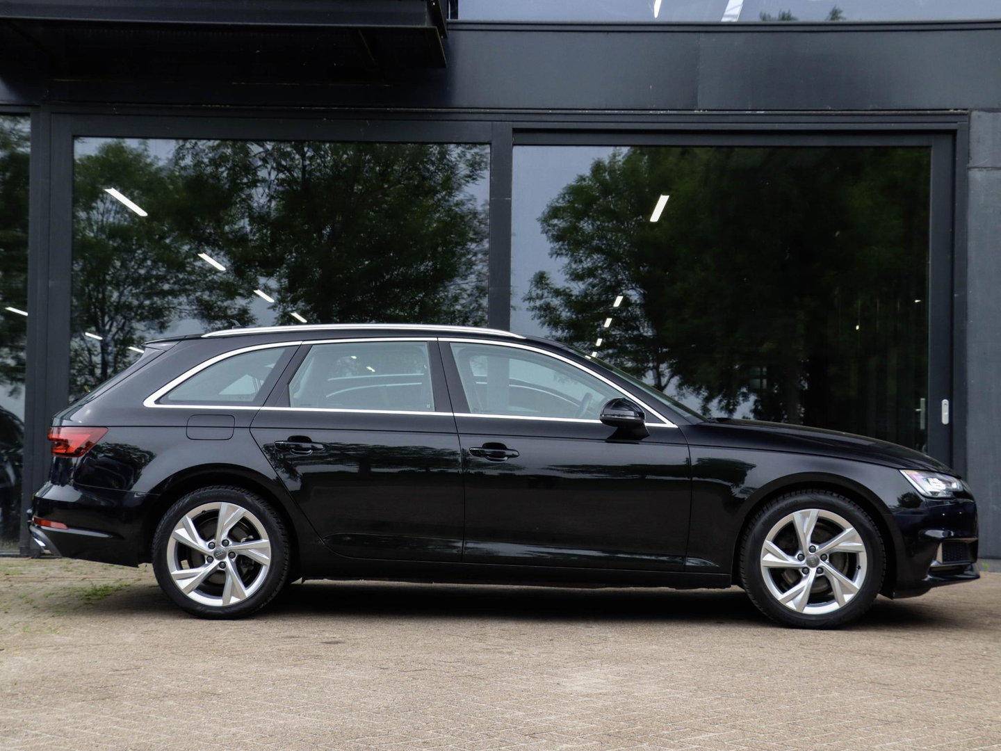 Audi A4 Avant 35 TFSI Sport Edition 150pk | Clima | Trekhaak | Elek Achterklep