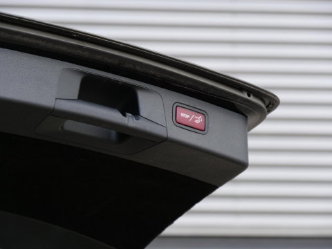 Mercedes-Benz E-Klasse Estate 300e AVANTGARDE/ ADVANTAGE PACK/ BURMESTER/ SCHUIFDAK/