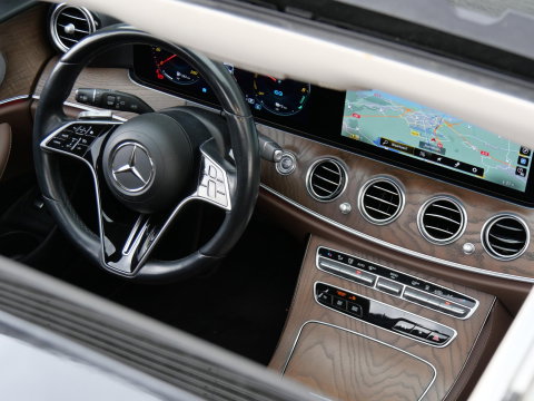 Mercedes-Benz E-Klasse Estate 300e AVANTGARDE/ ADVANTAGE PACK/ BURMESTER/ SCHUIFDAK/