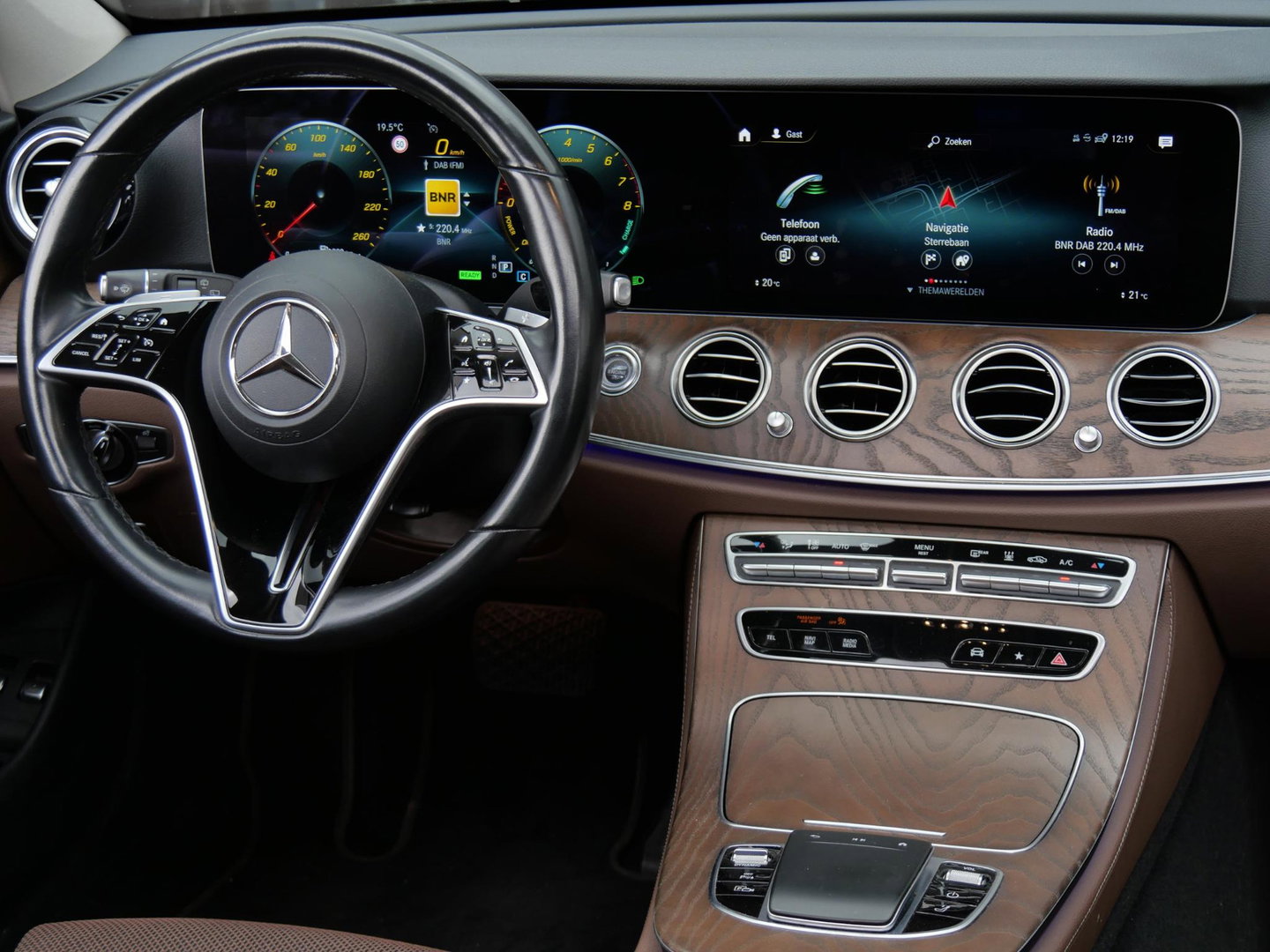 Mercedes-Benz E-Klasse Estate 300e AVANTGARDE/ ADVANTAGE PACK/ BURMESTER/ SCHUIFDAK/