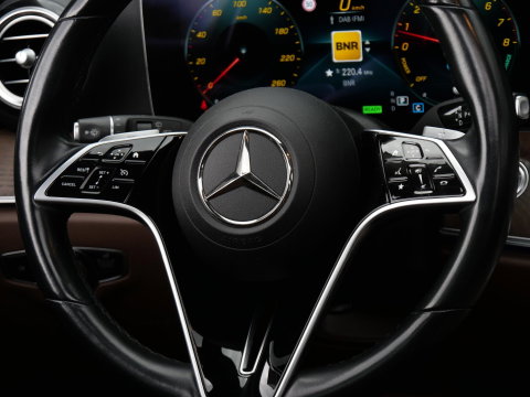 Mercedes-Benz E-Klasse Estate 300e AVANTGARDE/ ADVANTAGE PACK/ BURMESTER/ SCHUIFDAK/