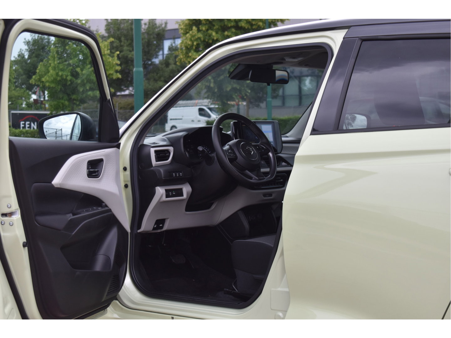 Suzuki Swift 1.2 Select Smart Hybrid Navigatie | Camera | Airco | LM Velgen | Stoelverwarming | Automaat |