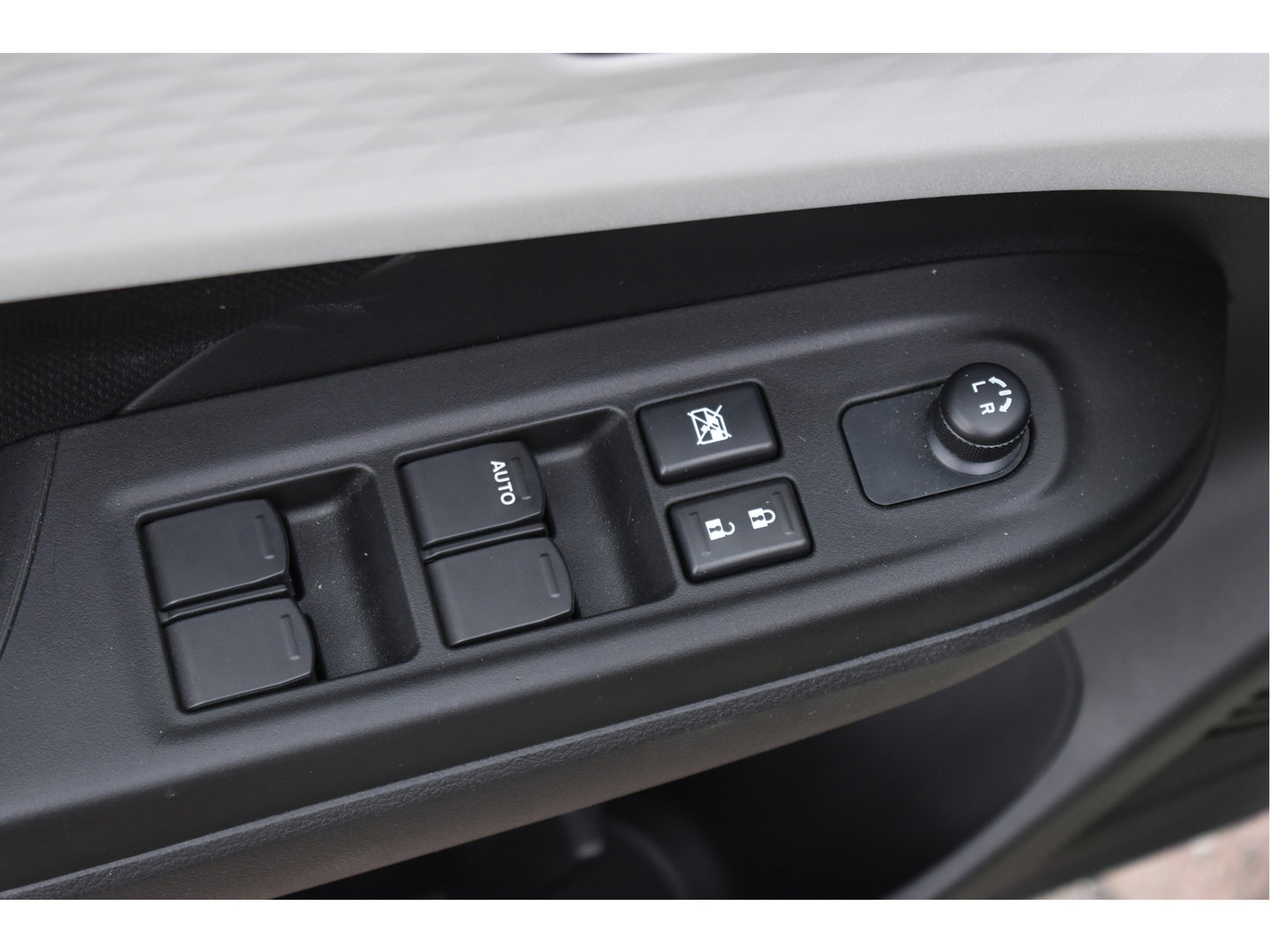 Suzuki Swift 1.2 Select Smart Hybrid Navigatie | Camera | Airco | LM Velgen | Stoelverwarming | Automaat |