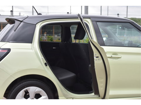 Suzuki Swift 1.2 Select Smart Hybrid Navigatie | Camera | Airco | LM Velgen | Stoelverwarming | Automaat |