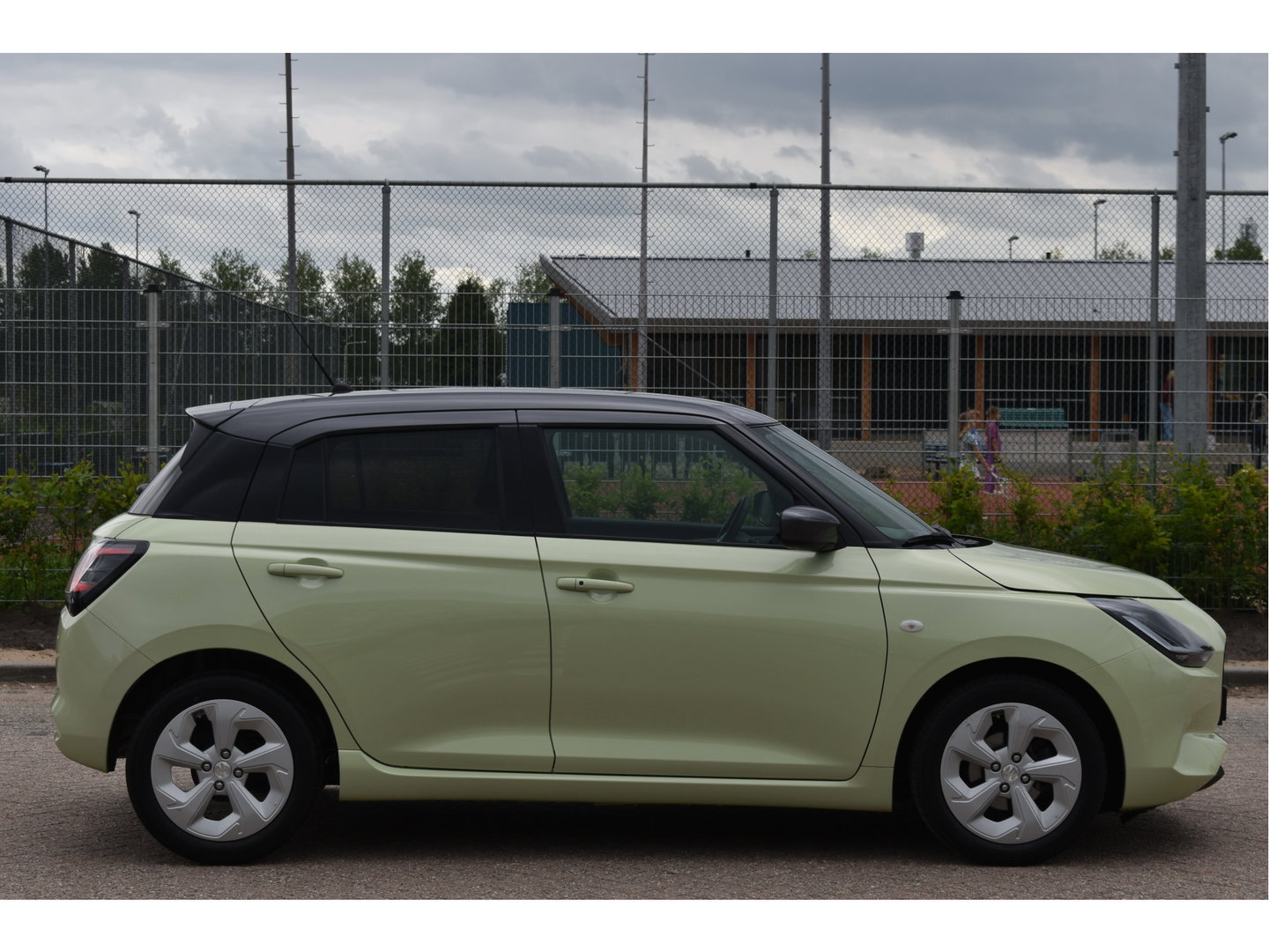Suzuki Swift 1.2 Select Smart Hybrid Navigatie | Camera | Airco | LM Velgen | Stoelverwarming | Automaat |