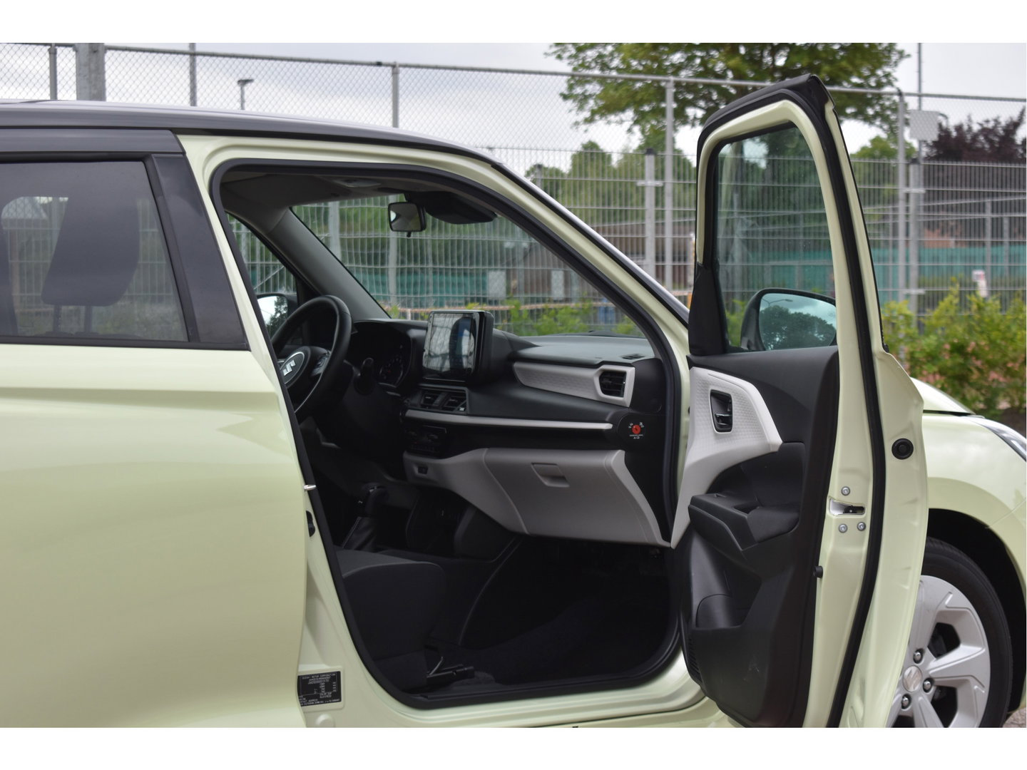 Suzuki Swift 1.2 Select Smart Hybrid Navigatie | Camera | Airco | LM Velgen | Stoelverwarming | Automaat |
