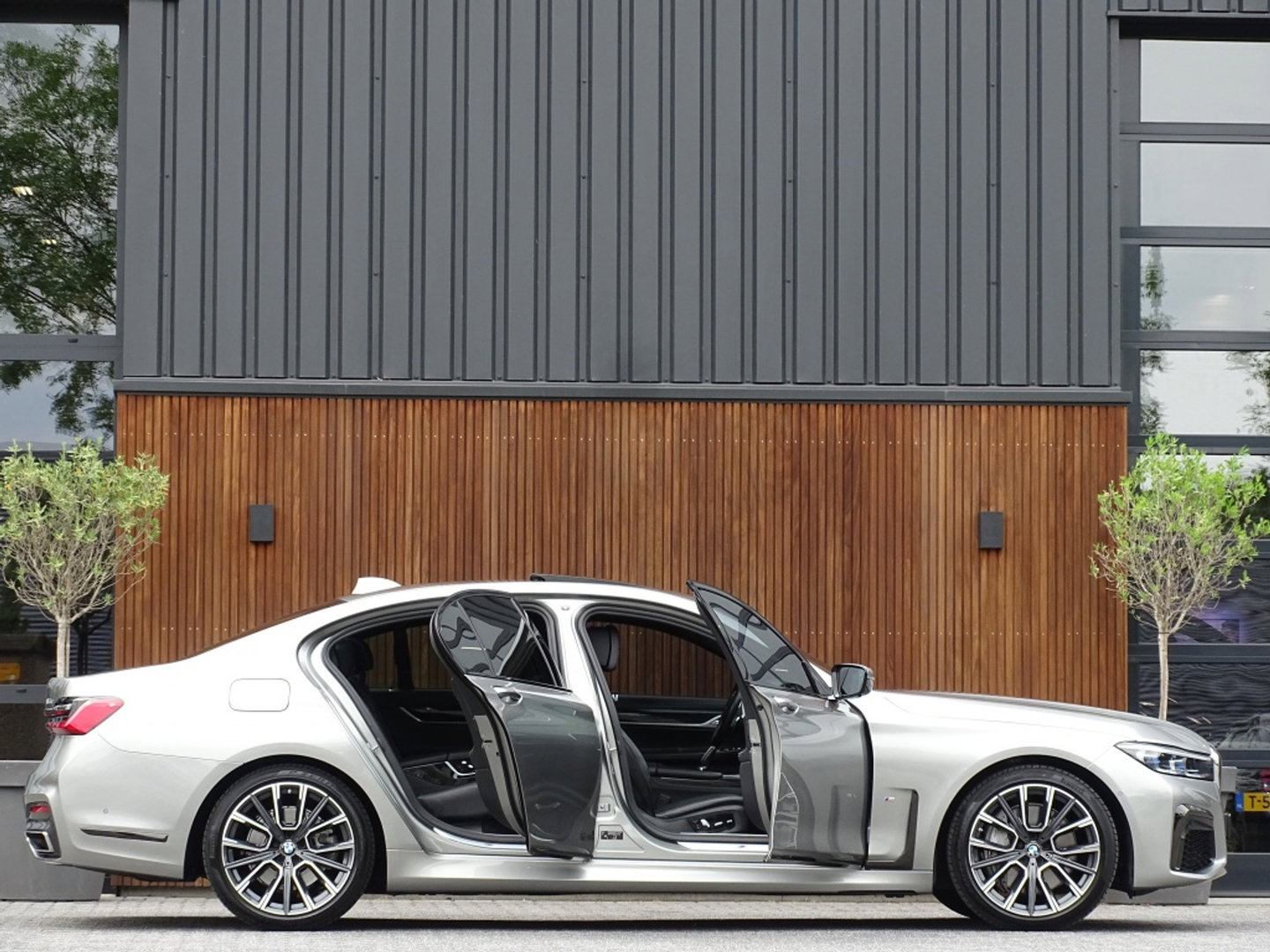 BMW 7 Serie 745e 394PK M-Sport / Individual / Laser / 360° / Harman Kardon